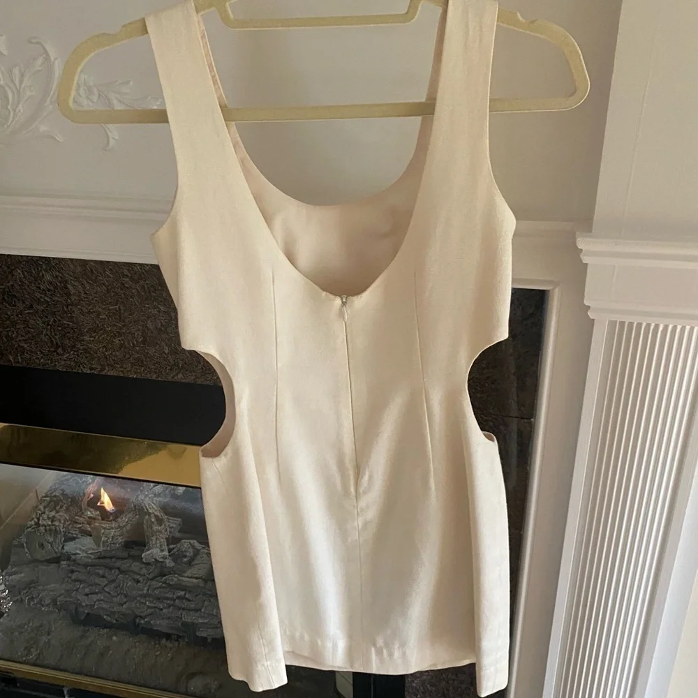 Womens white dress with cutouts size 2 - Picture 8 of 14